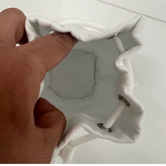 Dior pouch. - Picture 2 of 2